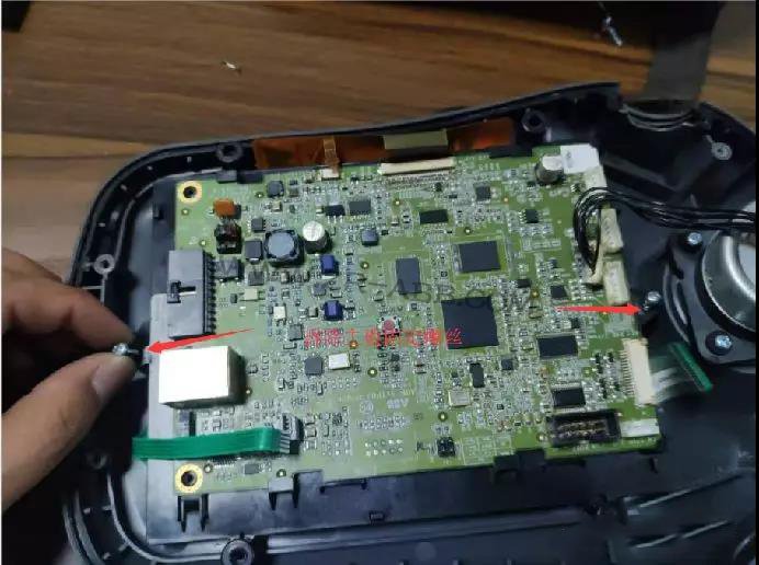 ABB機(jī)器人示教器維修拆解過(guò)程及更換步驟